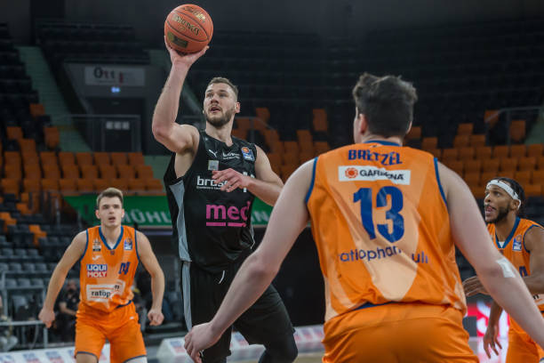 于整体实力 于整体实力