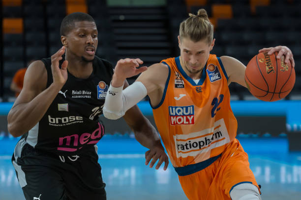 所有对手的 所有对手的