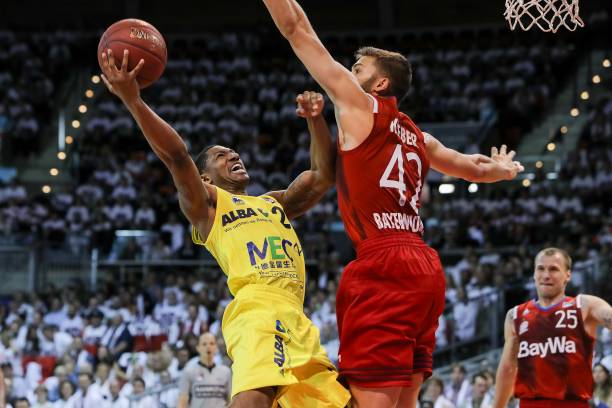 佳球员的荣 佳球员的荣